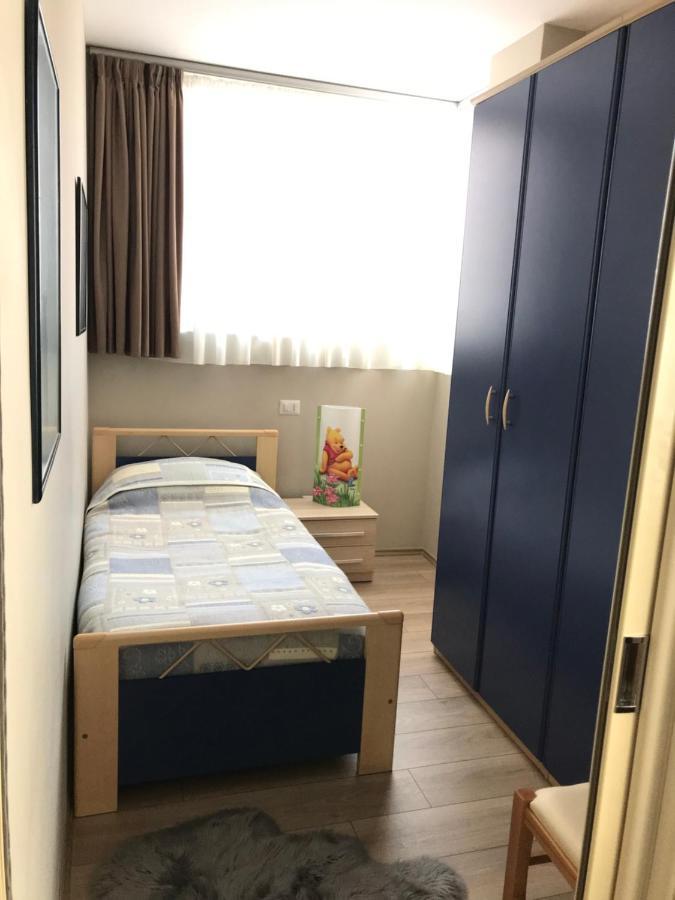 Home Away From Home Apartment Durrës Exteriör bild