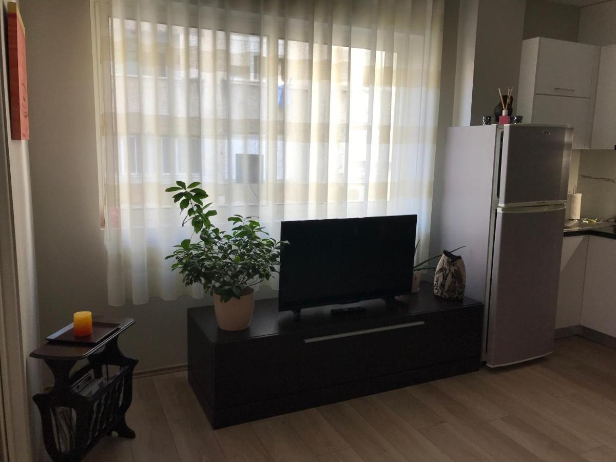 Home Away From Home Apartment Durrës Exteriör bild