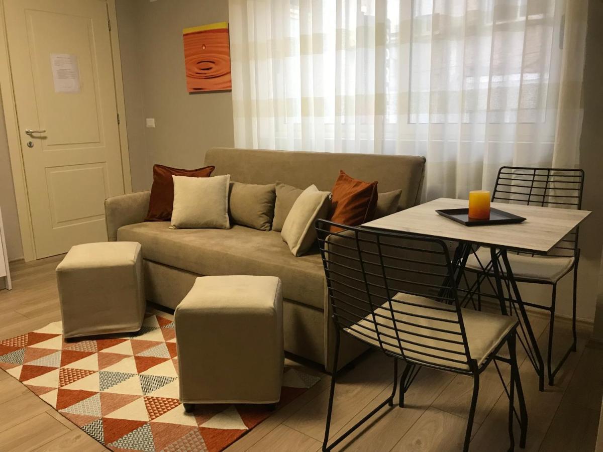 Home Away From Home Apartment Durrës Exteriör bild