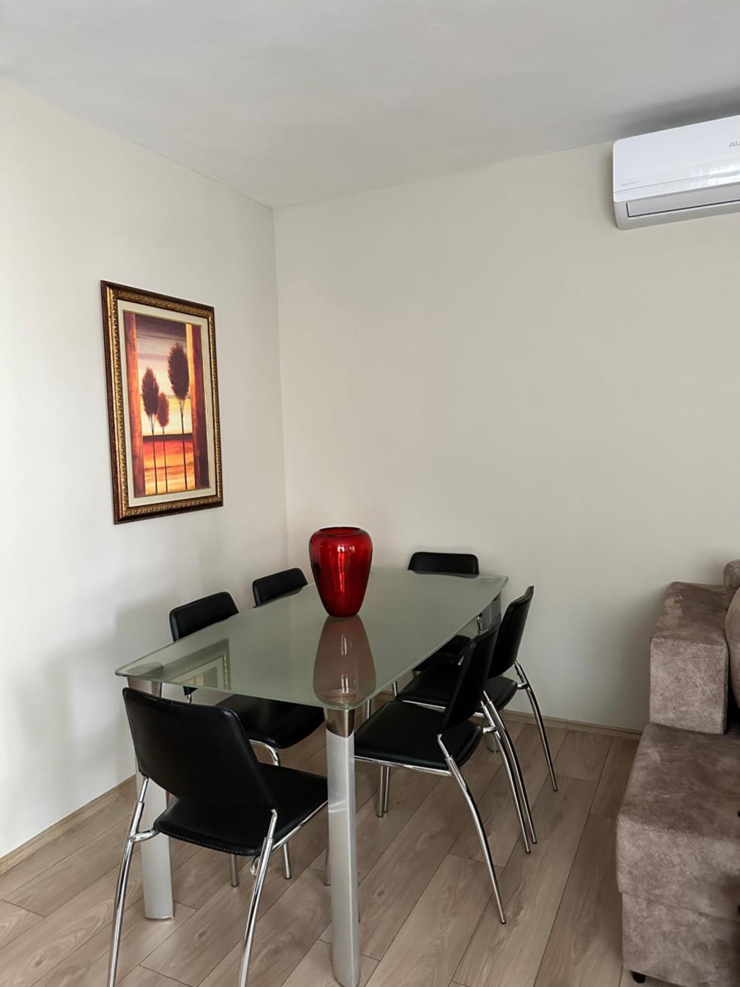 Home Away From Home Apartment Durrës Exteriör bild